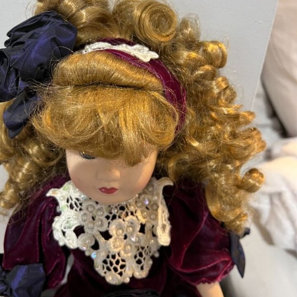 Victorian Collection Limited Edition Melissa Jane Porcelain Doll 1996 - Picture 7 of 7